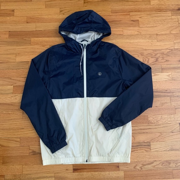Men’s Volcom Navy and Cream Windbreaker Jacket - Picture 2 of 12